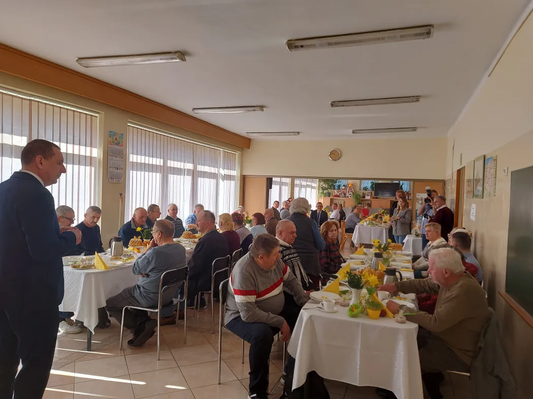 ŚNIADANIE WIELKANOCNE W MIEJSKIM OŚRODKU POMOCY SPOŁECZNEJ